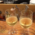 スタンドシャン食 Osaka北新地 Champagne & GYOZA BAR - 