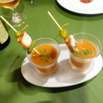 ガスパチョ、タコ串添え