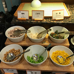 十勝川温泉 第一ホテル 豆陽亭 - 釜飯の具材は6種類・豚肉、ごぼう、山菜、茹で大豆、枝豆、コーン