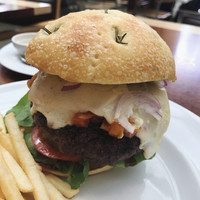 フィオレンティーナ - フィオレンティーナチーズバーガー