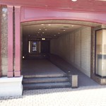 金沢白鳥路 ホテル山楽 - ロビーに向かうクローク