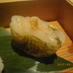 廻転とやま鮨 - 白えび軍艦