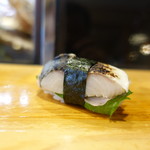 寿司・割烹 鈴政 - 焼き鯖：名物だけあって、秀逸な旨さ。