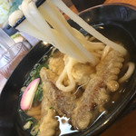 Chikugo Udon Tokubee Udon - ごぼう天うどんの麺リフト