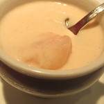 She Rozu - ビーフのコンソメのジュレを加えた桃の冷たいスープ