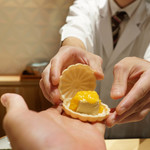 銀座 しのはら - フォアグラマンゴー最中