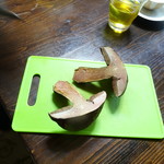 かたつむり - アメリカウラベニイロガワリは、裂くと・・・