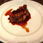 タント タント オステリア - 牛フィレ肉とフォアグラのステーキ トリュフソース