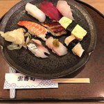 Takarazushi - 握り9種＋赤出汁＋デザート 1080円