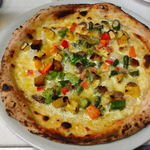 Colorful vegetable pizza