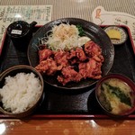 Shinsapporo Shokudou - ザンギ定食（680円）