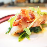 Jean-Georges Tokyo - ランチコース 6380円 のベーコンを巻いた豚ロース、チェリーマスタードとマスタードグリーン