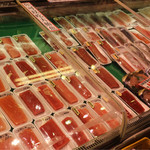 近江町刺身市場 - 美味しそうな切り身が沢山！！