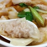 えびワンタンのアップ