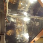 あさひや - ピカピカのステンレスのレンジフードにおでん鍋が写る