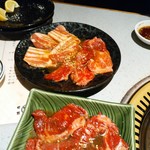 焼肉マルハシ - 牛バラ並、豚バラタレ１人前