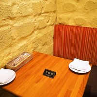 シャンパン食堂 - テーブル席