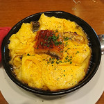 日本酒バル YODARE - 厚切りうなぎのオムレツ