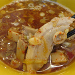 つけ麺 海鳴 - 具は、チャーシュー・ネギ・角切りメンマ・山くらげ。