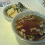 十八番 - 付合せのお新香とスープ