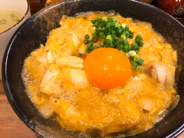 親子丼専門店 ○勝 (まるかつ)>