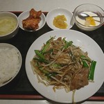 永和 - ニラレバ炒め定食