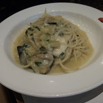 IL PINOLO LEVITA - 白身魚と焼きナスのガーリックオイルスパゲッティ