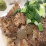 味噌ダレ焼鳥 田中屋 - 炙りトロ角煮