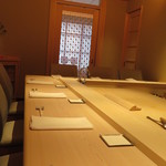 Gion Sushi Tadayasu - 1階のカウンター席