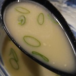 麺や而今 - 煮干しのumami～ニボシソワーズ～(冷し)-麺＆昆布水投入