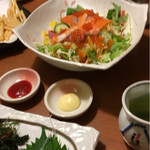 Iseji Shimakaze Hisai Ten - サラダ…食べ終わったお刺身…