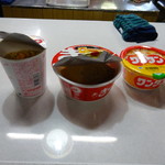 頂上富士館 - 食事メニューはカップラーメン・カップうどん・ワンタンスープのみ