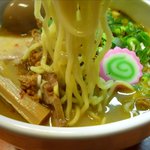 麺屋 高橋 - 肉味噌28号の麺