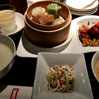 過門香 銀座本店 - 蒸した点心と黒酢の炒め物のランチ