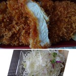 かつ心 - トンカツは肉質もよく、温かいので美味しいそうな。 ＊キャベツがタップリ添えてあるのもいいですね。