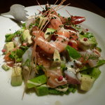 【本日の魚介のマリネとアボカド・季節の野菜サラダ　１２８０円】