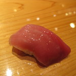 天寿し - 鮪のヅケ　絶妙のヅケ加減なんです
