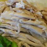 牡丹園 - とりそばのトッピングのほぐした胸肉