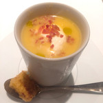 リストランテ ドゥエ フィオーリ - 冷たいトウモロコシのズッパ 
      ストラッキーノの泡 生ハム トウモロコシのフリット