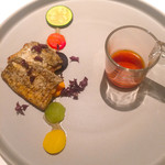 リストランテ ドゥエ フィオーリ - 太刀魚のムニャイヤ アサリとトマトのソース
      色々な野菜のメダリア エシャロットのバーニャカウダ