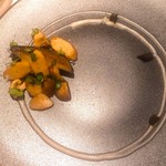 リストランテ ドゥエ フィオーリ - 黒アワビのオリーブオイル煮 夏カブのクレマ
      松茸と酢橘のマリネ 貝割れ大根の葉