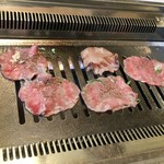 焼肉れんげ - 牛タン。