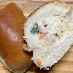 吉田菓子舗 - ポテトマカロニサラダパンは、パンがめちゃくちゃ美味しいっ！！