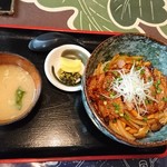 Shokujidokoro Waraku - 網焼きトンテキ丼