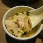 バーンタイ - ｺｺﾅｯﾂﾐﾙｸたっぷりの鶏のｽｰﾌﾟ（鶏肉もいっぱい入ってます♡）