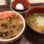 すき家 - 牛丼しじみ汁たまごセット ミニ 460円。