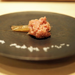 紀尾井町 三谷 - マグロの中落、フカヒレとあわせて...