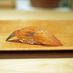 紀尾井町 三谷 - シマアジの握り