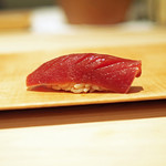 紀尾井町 三谷 - 赤身の漬けの握り