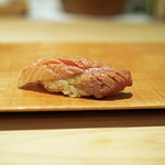 紀尾井町 三谷 - 中トロの炙りの握り